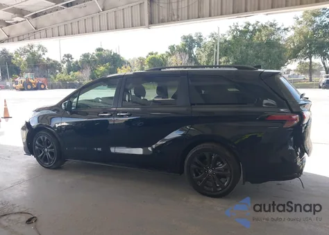 2025 Toyota Sienna Xse z USA, uszkodzony, nr VIN 5TDXRKEC5SS285815